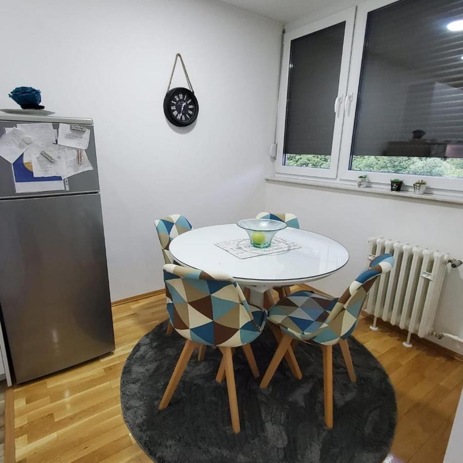 Ozzy Apartment Travnik Bagian luar foto